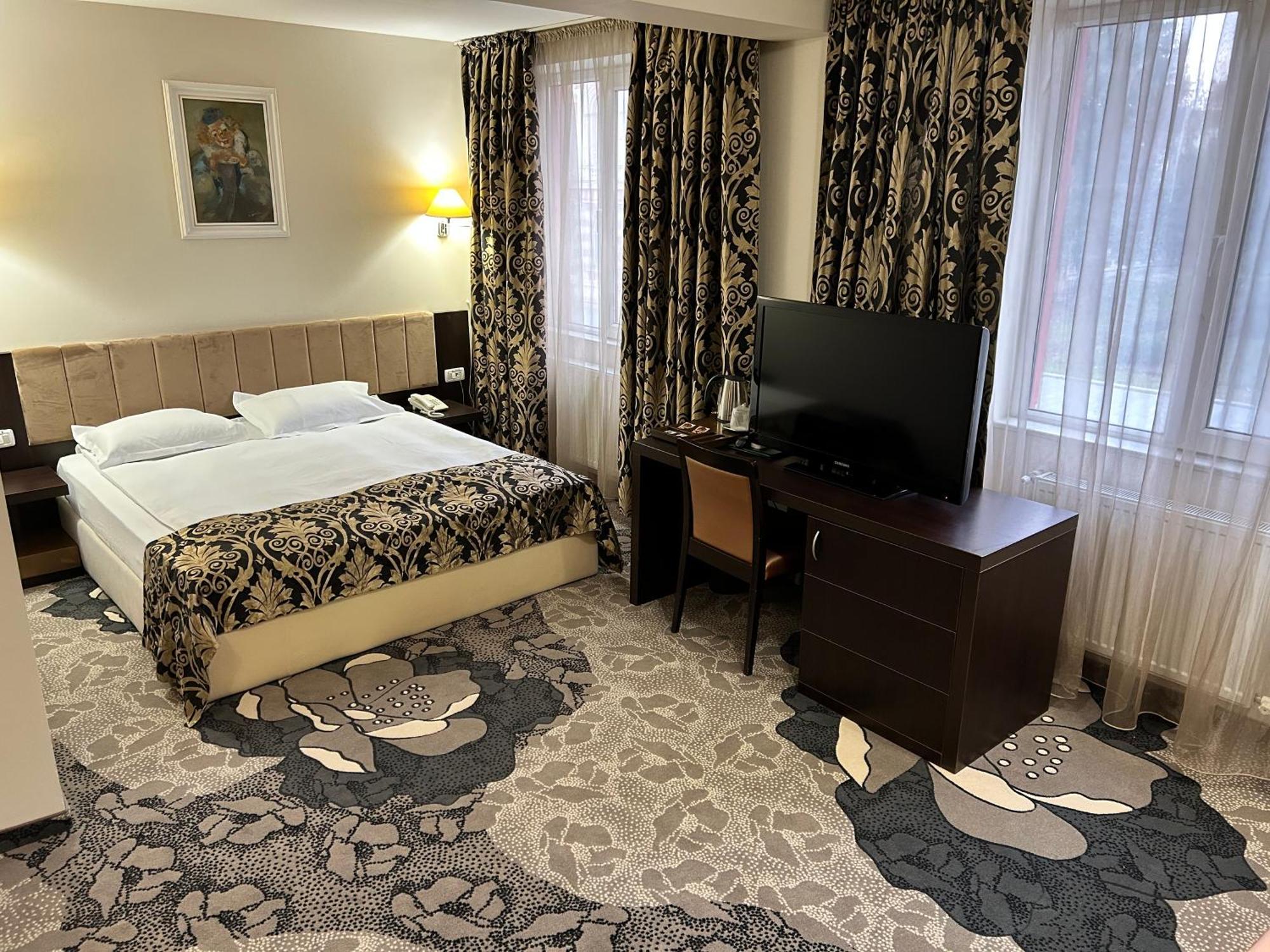 Hotel Bistrita Bacău Екстериор снимка
